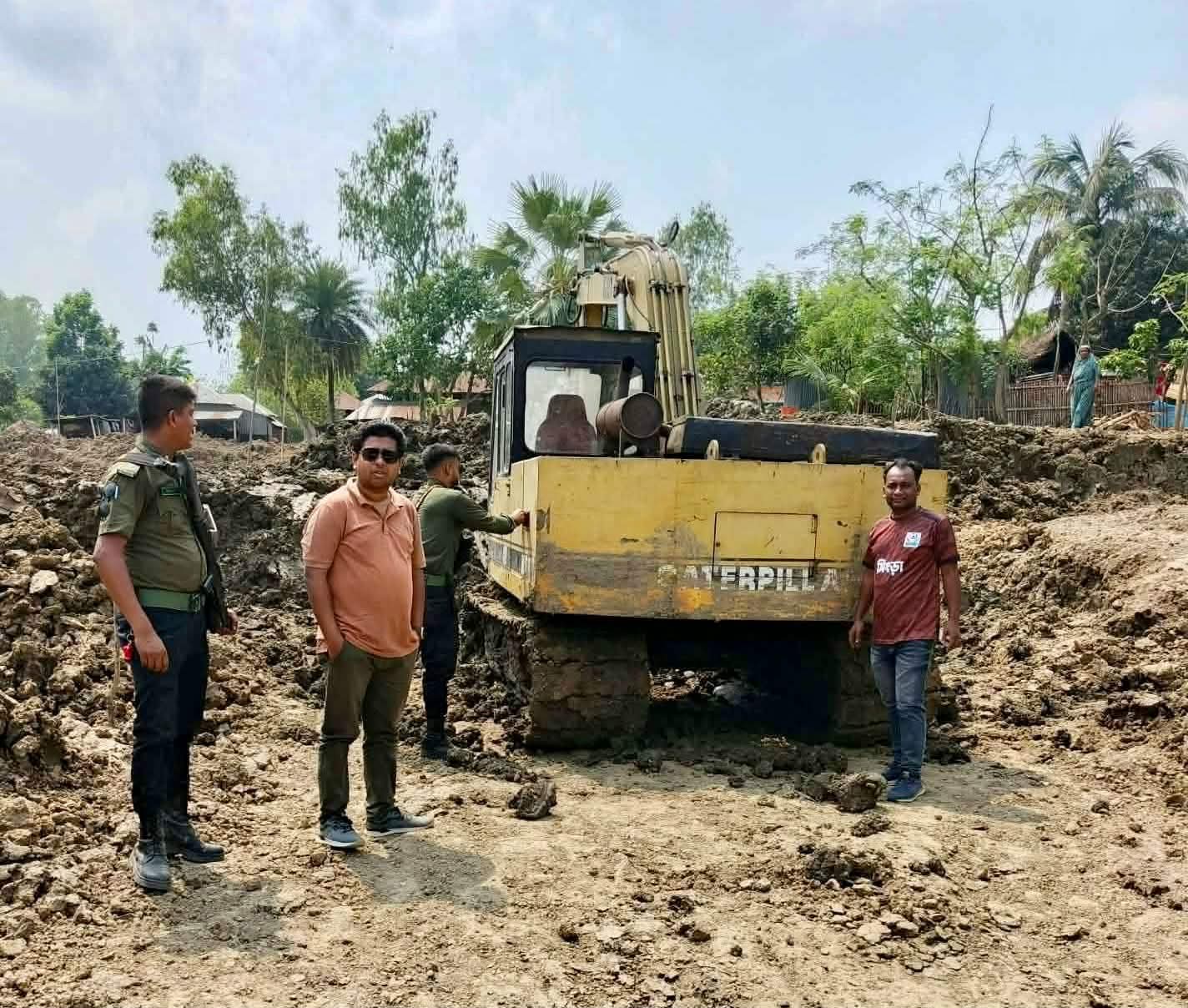 সিংড়ায় ইউএনও’র সাঁড়াশি অভিযানে ১২টা ভেকুর ২৪টি ব্যাটারি জব্দ